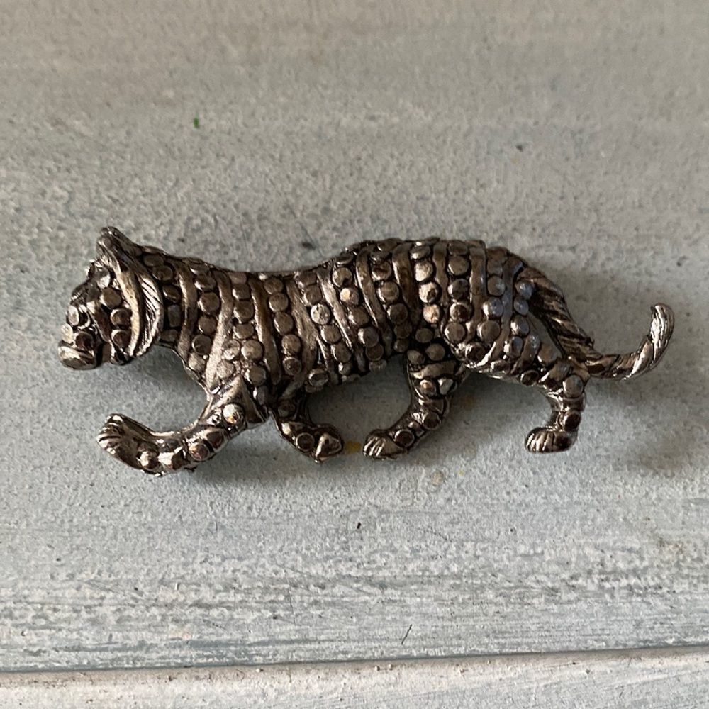 Silver Tone Wild Cat Brooch Vintage